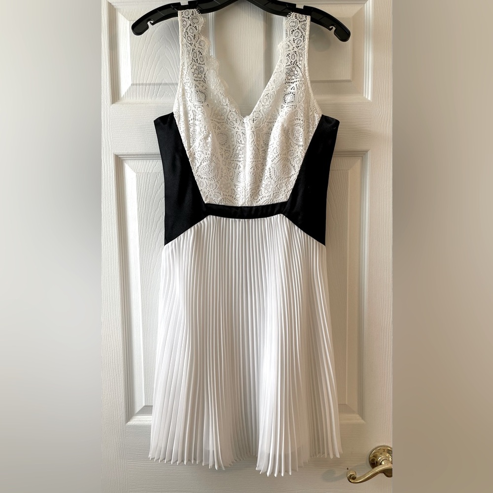 Max and Cleo black and white cocktail dress; size 4